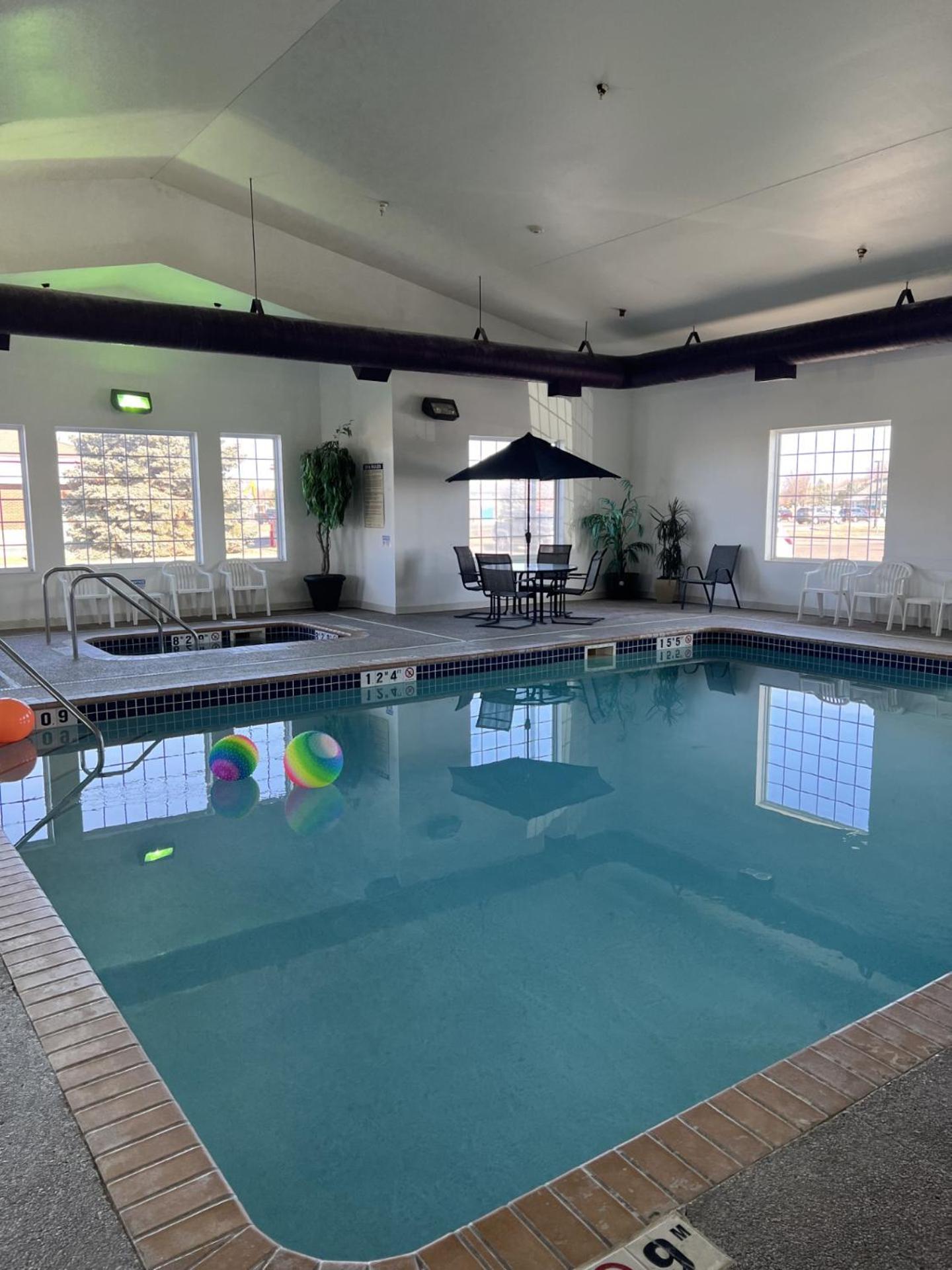 Grandstay Hotel & Suites Becker Екстериор снимка